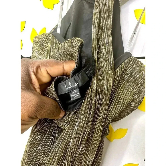 Lulu’s Elegant Dazzle‎ Halter Neck Wide Leg Jumpsuit In Metallic Gold Size XS - Picture 12 of 15